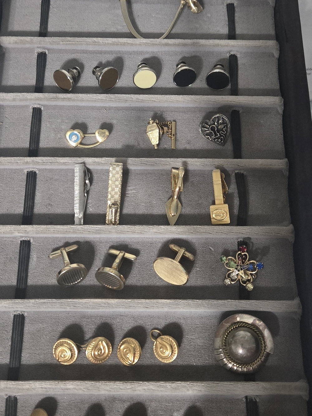 VNTG Lot Of Gold-Tone Cufflinks and Tie Clips Set -& MISC. Classic Gold Acces